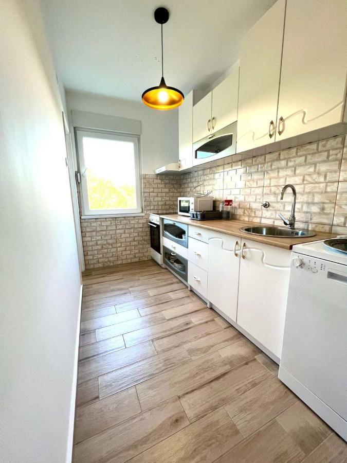 Lux Apartman Casablanca ปลูชิเน ภายนอก รูปภาพ