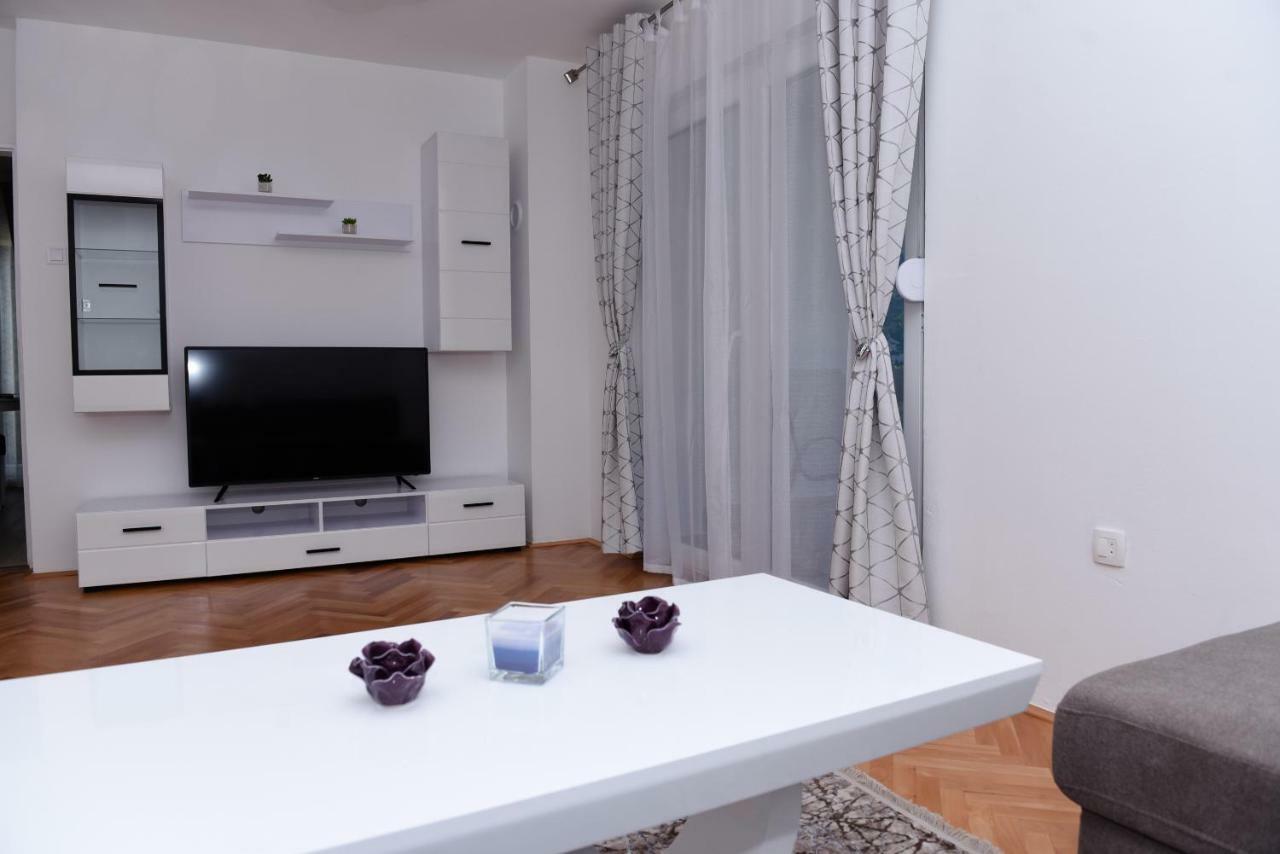 Lux Apartman Casablanca ปลูชิเน ภายนอก รูปภาพ